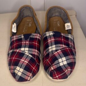 TOMS women’s Red and Blue Plaid Slippers